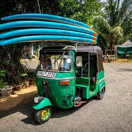 Circus Lagoon Hideaway Bed & Breakfast Dodanduwa Exterior foto
